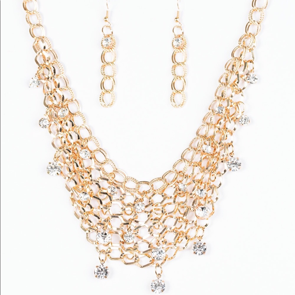 🎉Beautiful Necklace and Earrings Set🎉💕